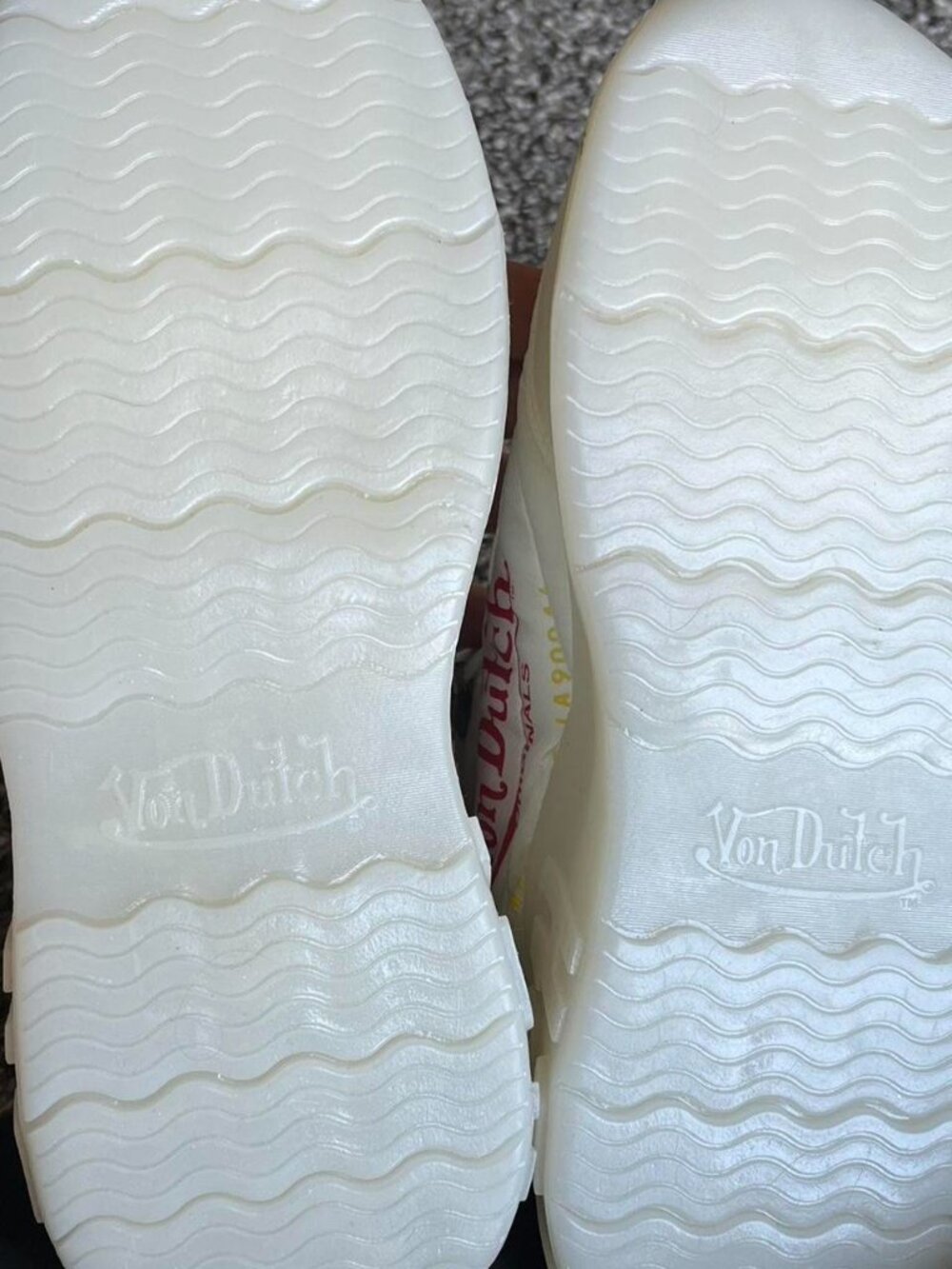 NWOT Von Dutch White Puffer Shoe High Top Sneakers Wmn 7.5 Rave Punk Skater - Picture 7 of 8